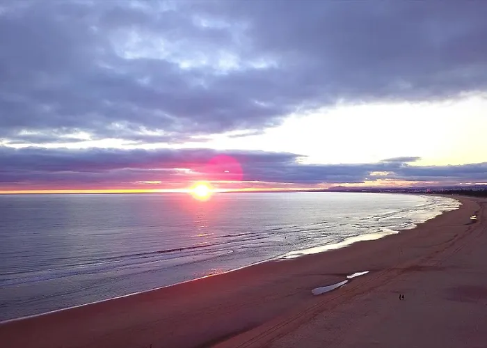 Dom wakacyjny Casa Da Charming Town House *